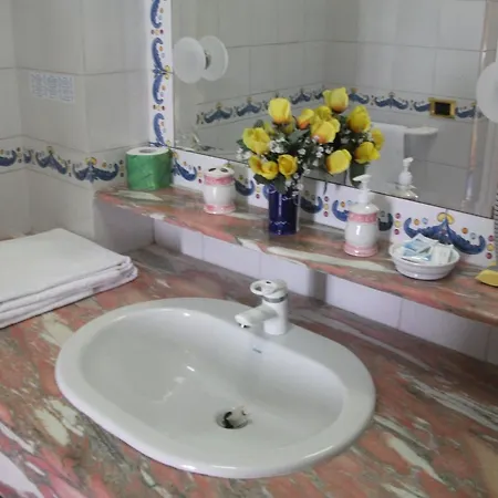 Holidays Baia D'amalfi Pensión 4*