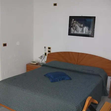 Pensjonat Holidays Baia D'amalfi 2*
