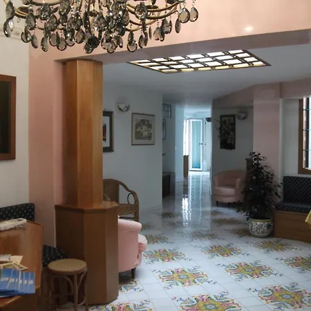 Pensión Holidays Baia D'amalfi 4*