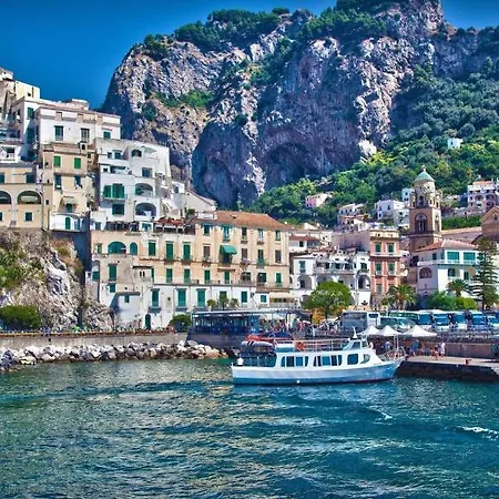 Pensión Holidays Baia D'amalfi 4*