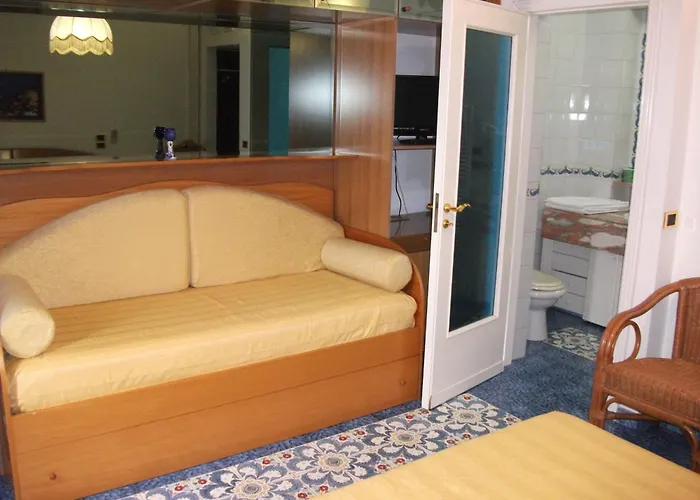 Holidays Baia D'amalfi Penzion 4*